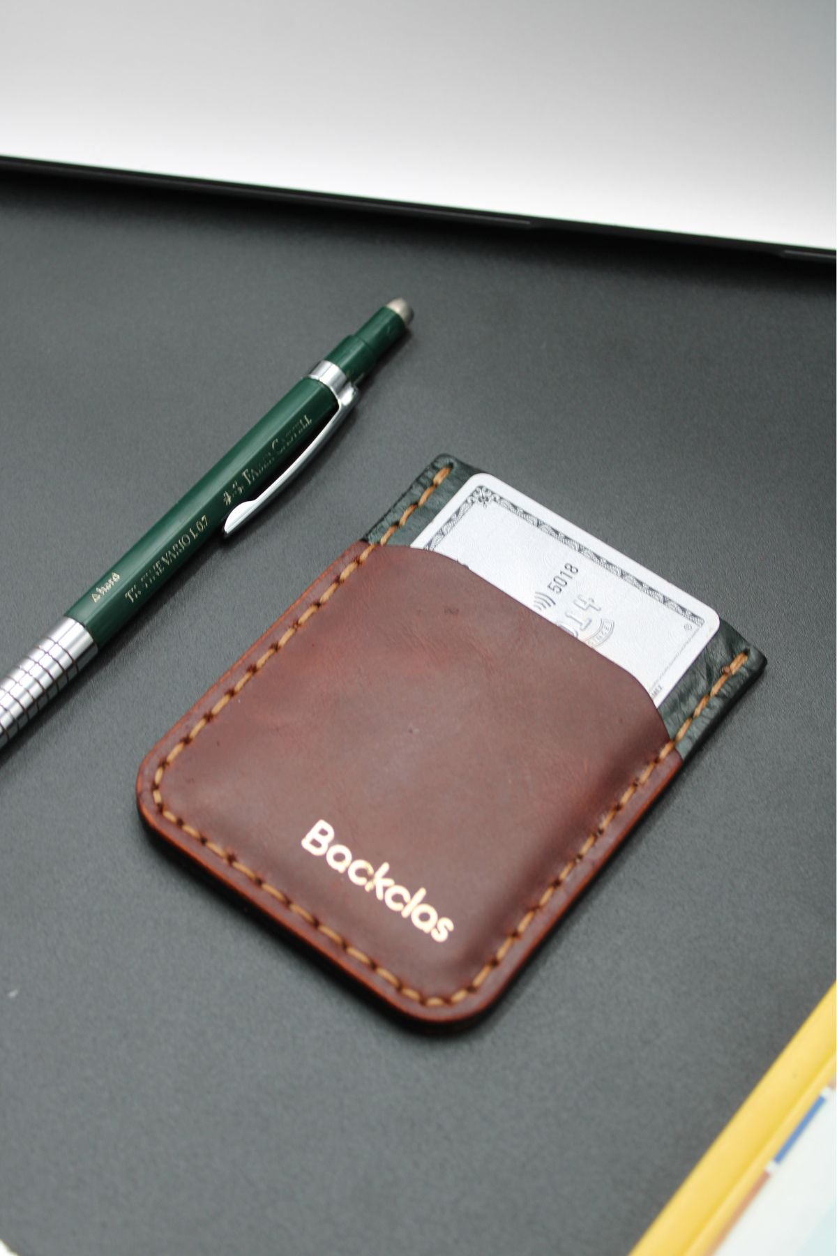 Antik Deri Dikey 3 Gözlü Dikey Kartlık